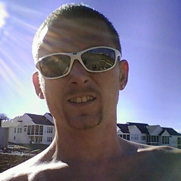 Meet your Posher, Josh - Picture 1 of 1